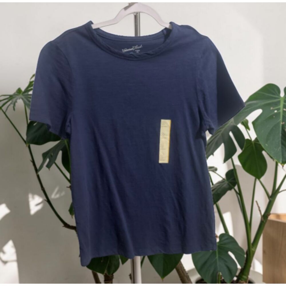Women's Fitted Short Sleeve T-Shirt - Universal Thread Navy Blue